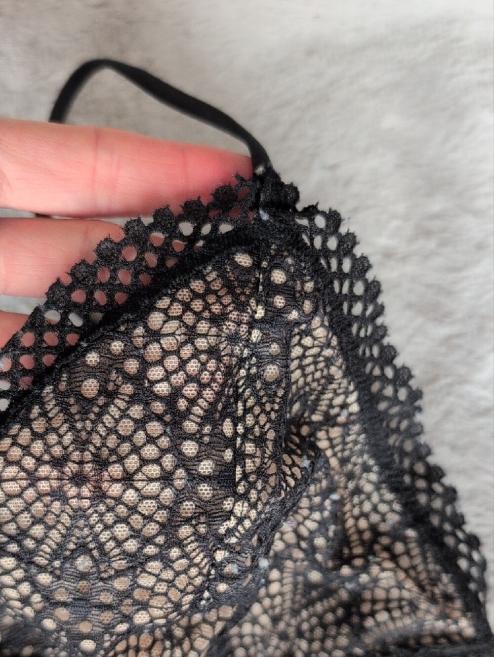 Victoria's Secret Black Lace Triangle Bralette - Picture 4 of 15